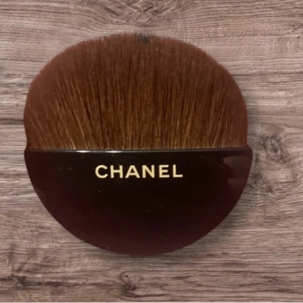 CHANEL Brown Makeup Brush